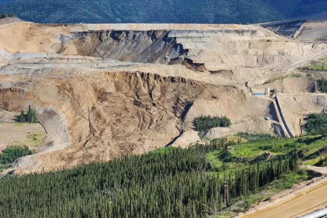 Yukon hires contractors to aid Eagle cleanup