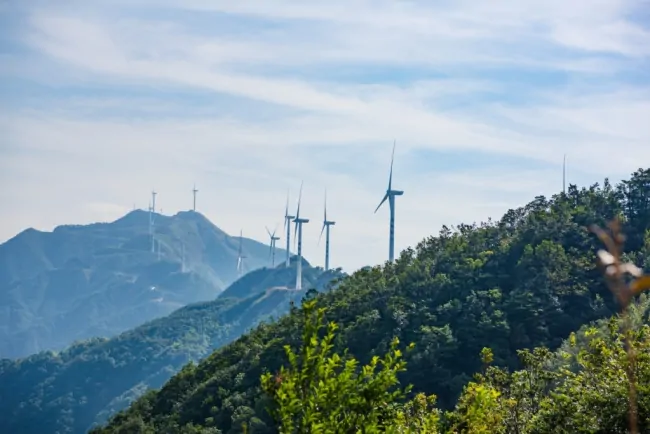 China ramping up grid spending after green power supply boom