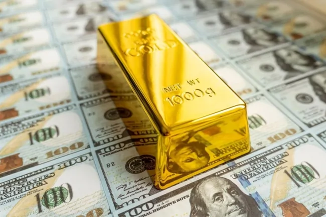 Gold price falls below $3,200 as focus shifts from safe havens