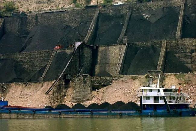 China coal imports could drop by up to 100Mt in 2025, industry group says