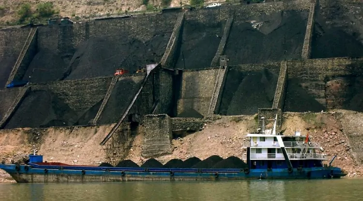 China coal imports could drop by up to 100Mt in 2025, industry group says