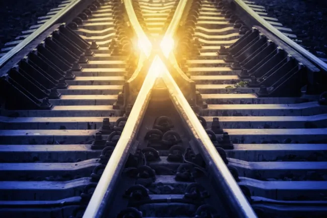 Gold price homes in on new record high